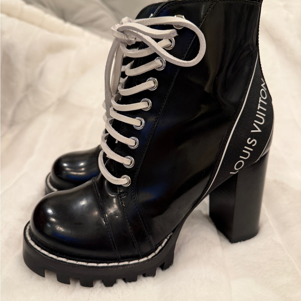 Louis Vuitton Black Leather Lace-Up Platform Ankle Boots with White Laces